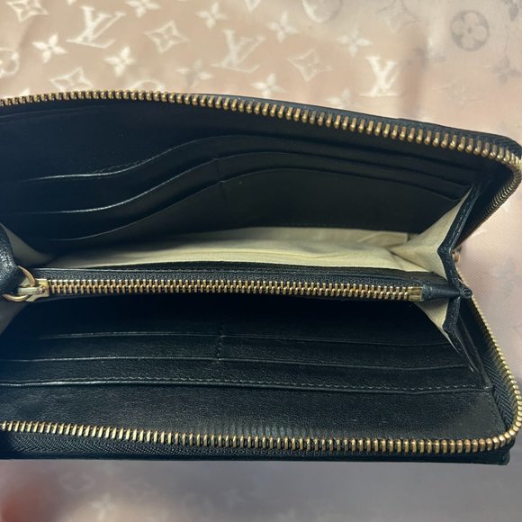 CHLOE Elsie Long Black Leather Wallet with Gold Tone Hardware - Picture 5 of 12